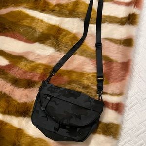 New never used Lululemon bag